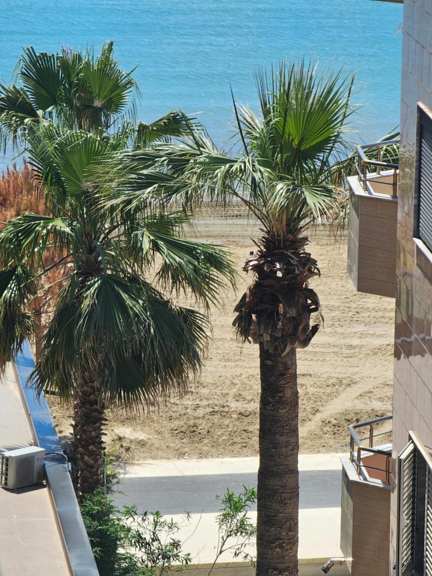 Bral Apartment 5 - Beachfront Durres Luaran gambar